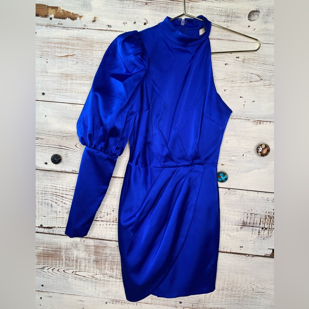 Lavish Alice size 4 One shoulder long sleeve blue short dress